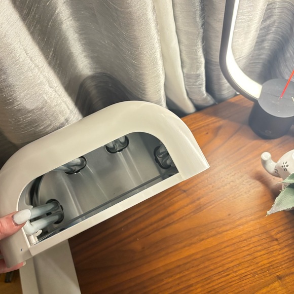 UV Nail Lamp - Picture 2 of 3